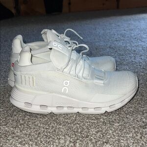 On Running Cloud Nova Sneaker